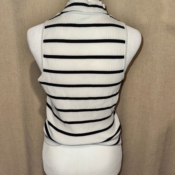 Mock-Neck Tank Top - Picture 2 of 3